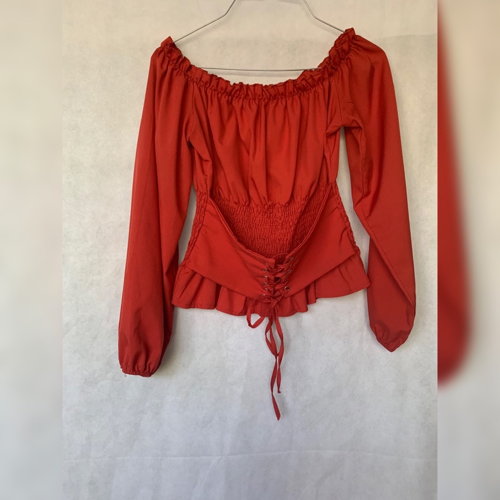 🚨Burnt Orange blouse🚨